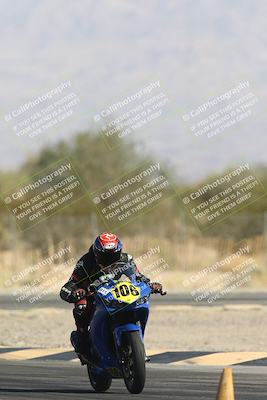 media/Oct-30-2025-Racers Edge (Thu) [[dabbdaf680]]/3-B Group/Session 2 Turn 2/